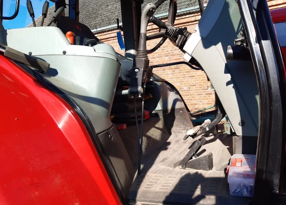 MASSEYFERGUSON02