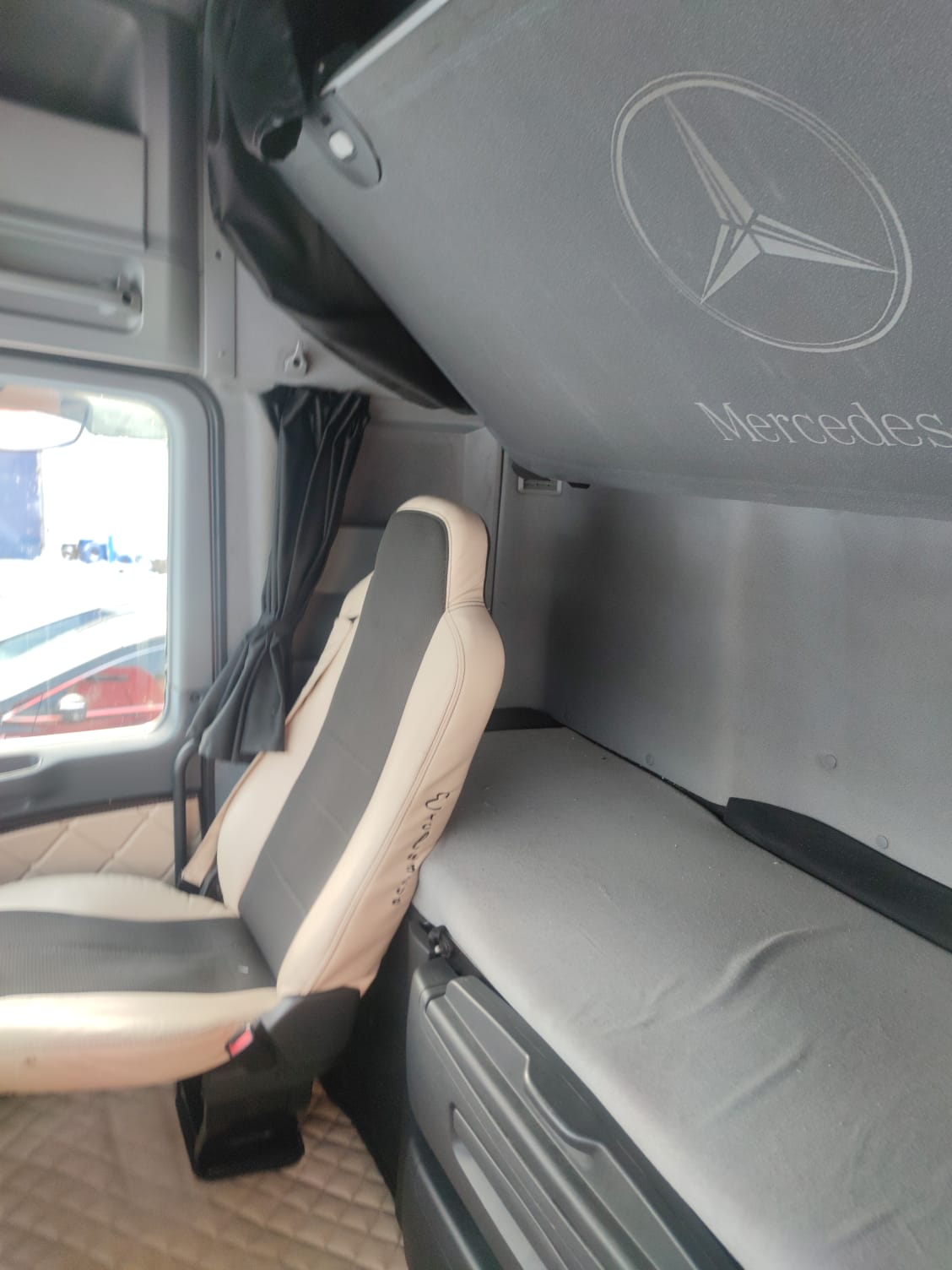 actros rot 8